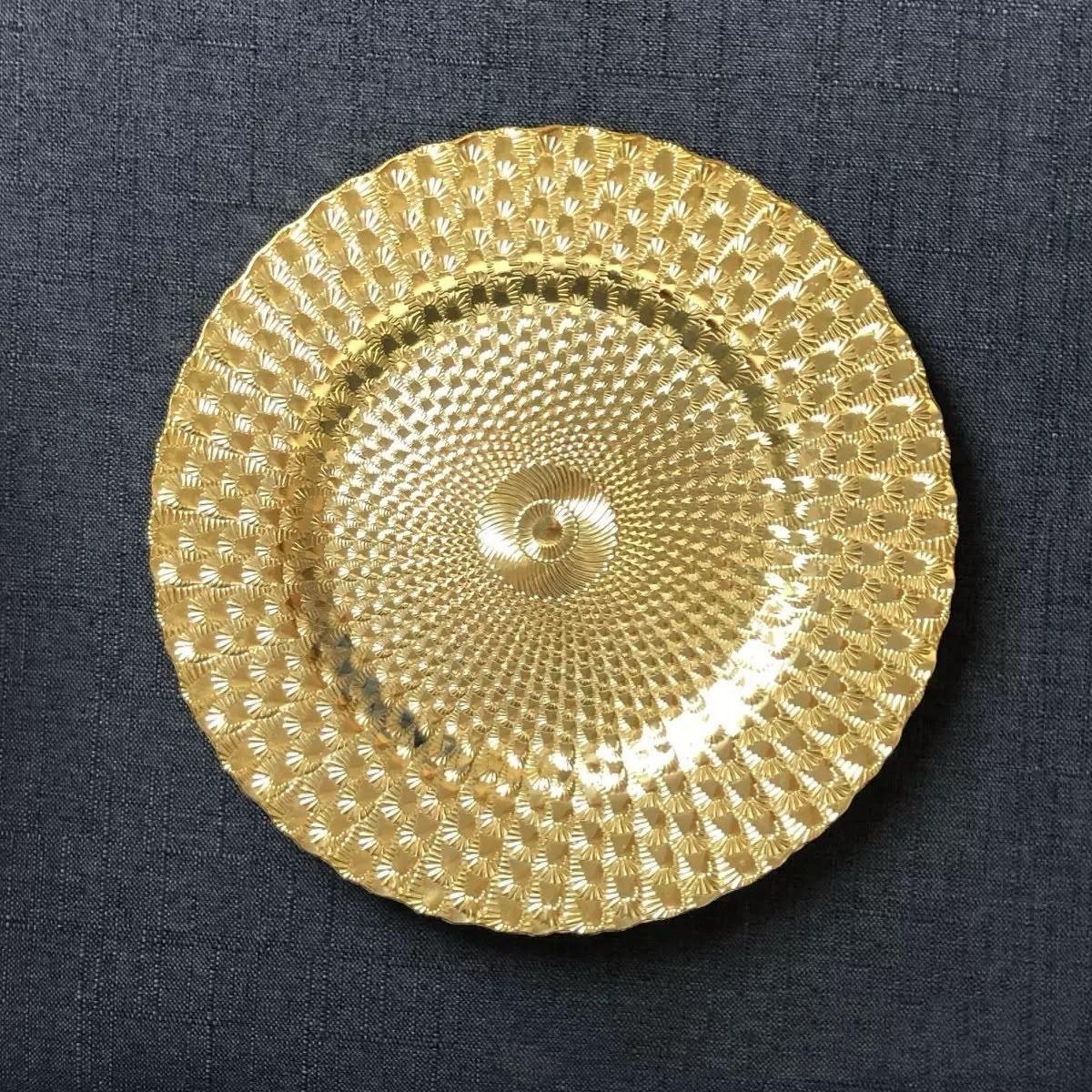 Gold textured charger plate